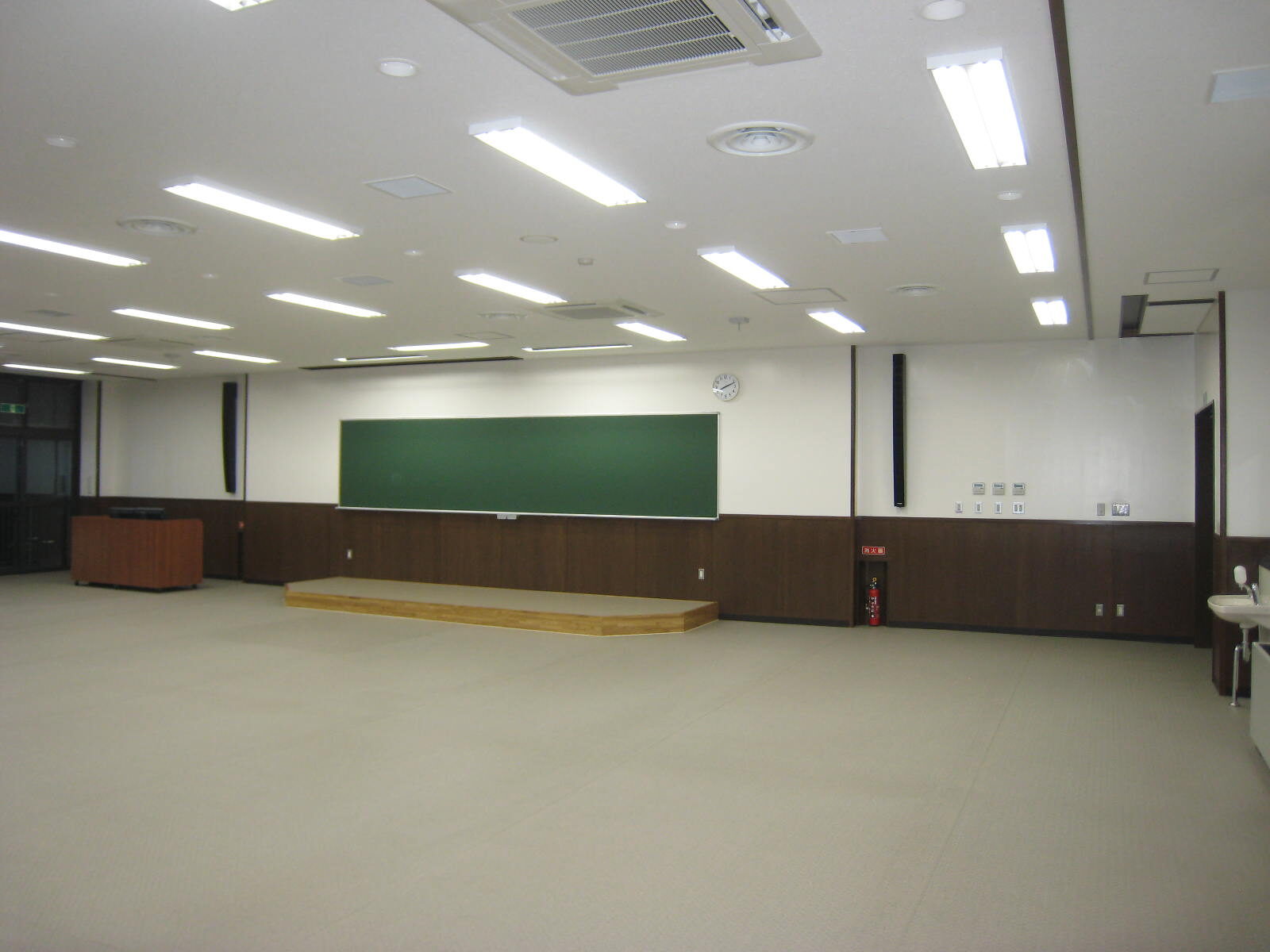 医学部定員増対応事業(施設整備事業)新講義棟増築(建築)工事